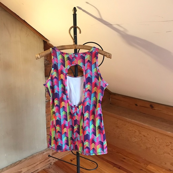 Fabletics Multi-color Chevron Open Back Tank Top, EUC, XS/S - Picture 2 of 11